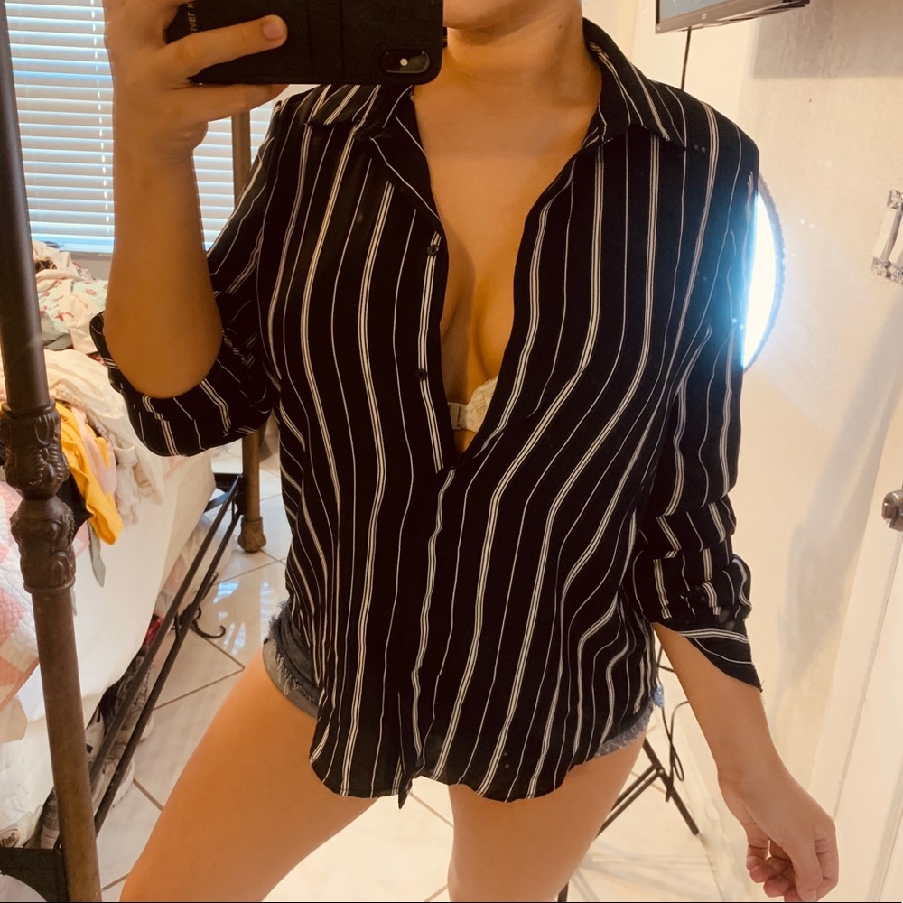 🖤💙Button Down Shirt💙🖤